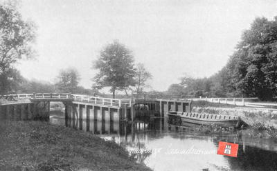 Alsterkahn an der unteren Poppenbütteler Schleuse um 1901 Alsterkahn an der unteren Poppenbütteler Schleuse um 1901