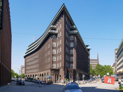 Die charakteristische, nach Osten weisende Spitze des Chilehaus. Die charakteristische, nach Osten weisende Spitze des Chilehaus.