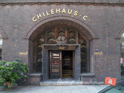 Bild vom Eingang zum Haus C. Bild vom Eingang zum Haus C.