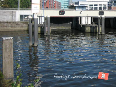 Duckdalben vor der Schaartor Schleuse