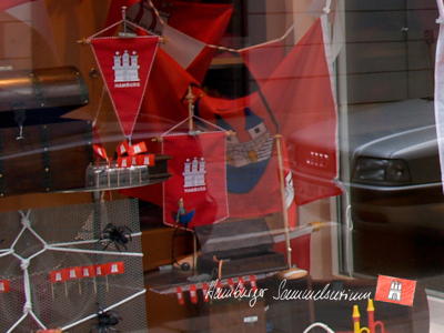 Hamburger Wappen in einem Andenkenladen.