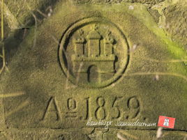 Das Hamburger Wappen an der Poppenbütteler Schleuse.