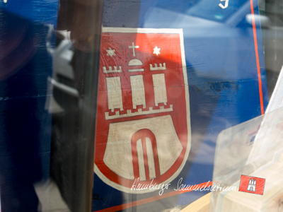 Das Hamburger Wappen handgemalt.