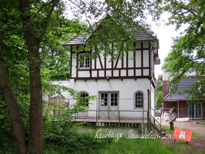 Empfangsgebäude Kleinbahnhof Wohldorf. Empfangsgebäude Kleinbahnhof Wohldorf.