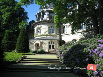 Rückseite des Verwaltungsgebäudes.