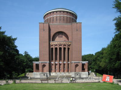 Das Planetarium im Gebäudes des alten Wasserturms.